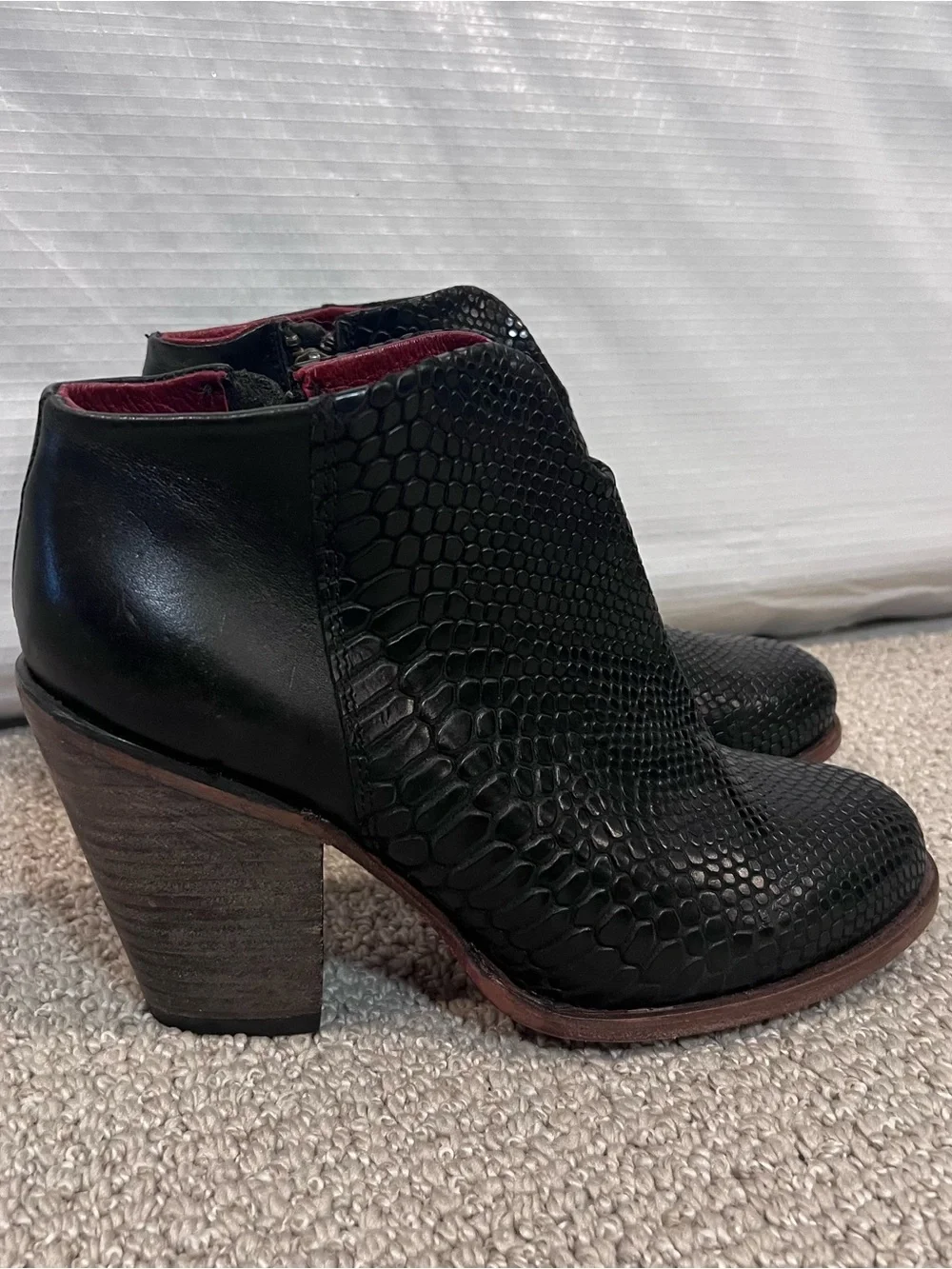 Freebird Women Detroit Ankle Boots Sz 9 Black Boho Rodeo Leather Snake Embossed,